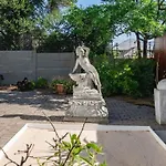 Apartment In Milnerton Close To Woodbridge Island